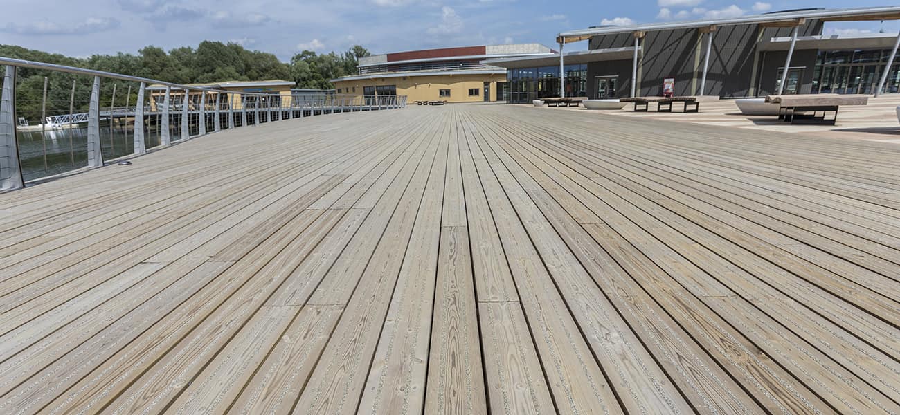 Rushen lakes case study using Marley antislip decking 